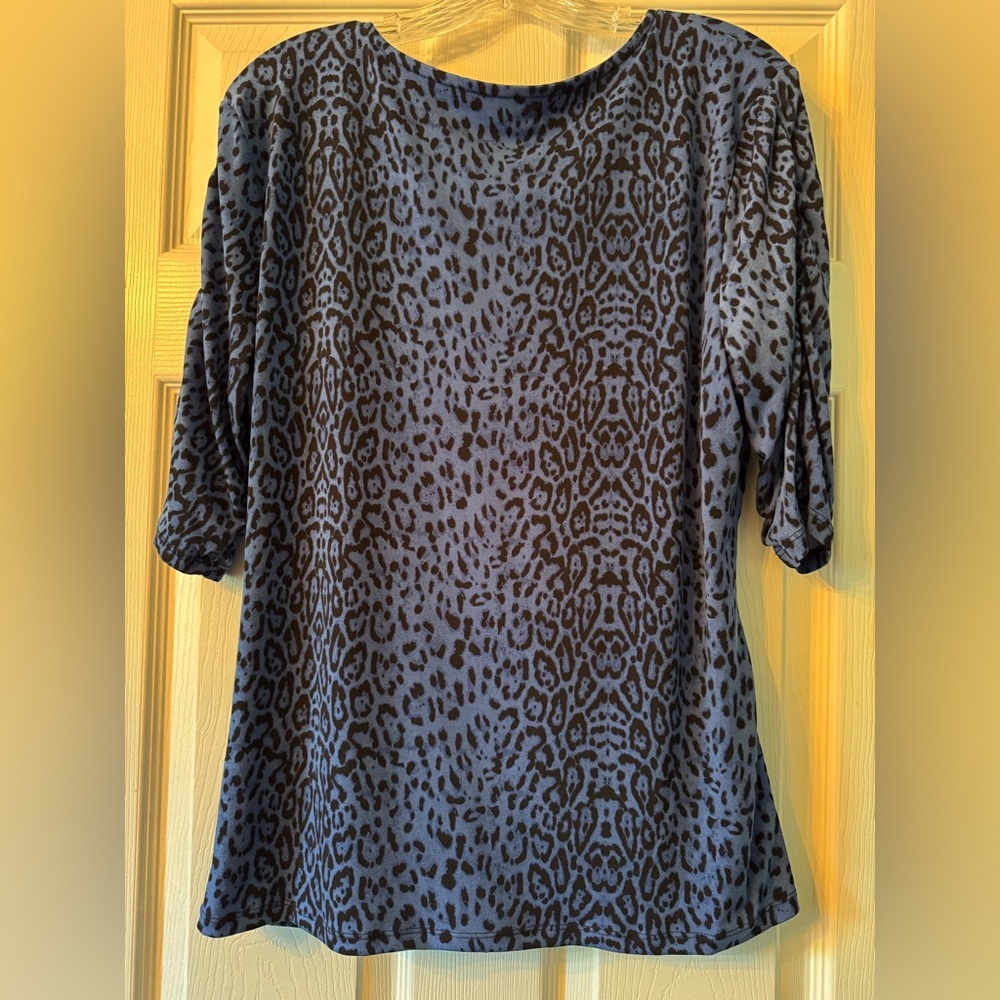 Style & Co. XL Blue and Black Leopard Print V-Neck Faux Wrap Blouse - Picture 2 of 4